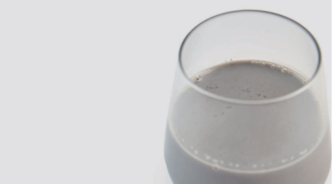 Black sesame soybean milk